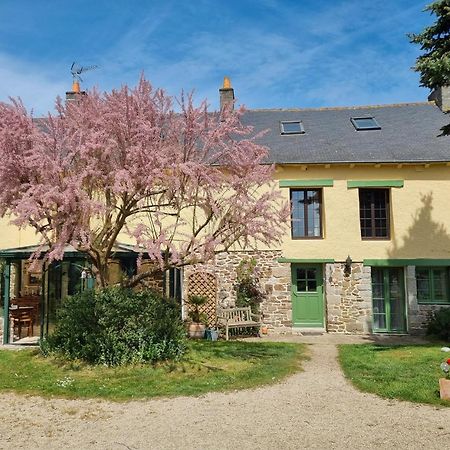 Les Berges De La Planchette Bed & Breakfast Yvignac-la-Tour Eksteriør bilde