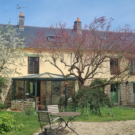 Les Berges De La Planchette Bed & Breakfast Yvignac-la-Tour Eksteriør bilde