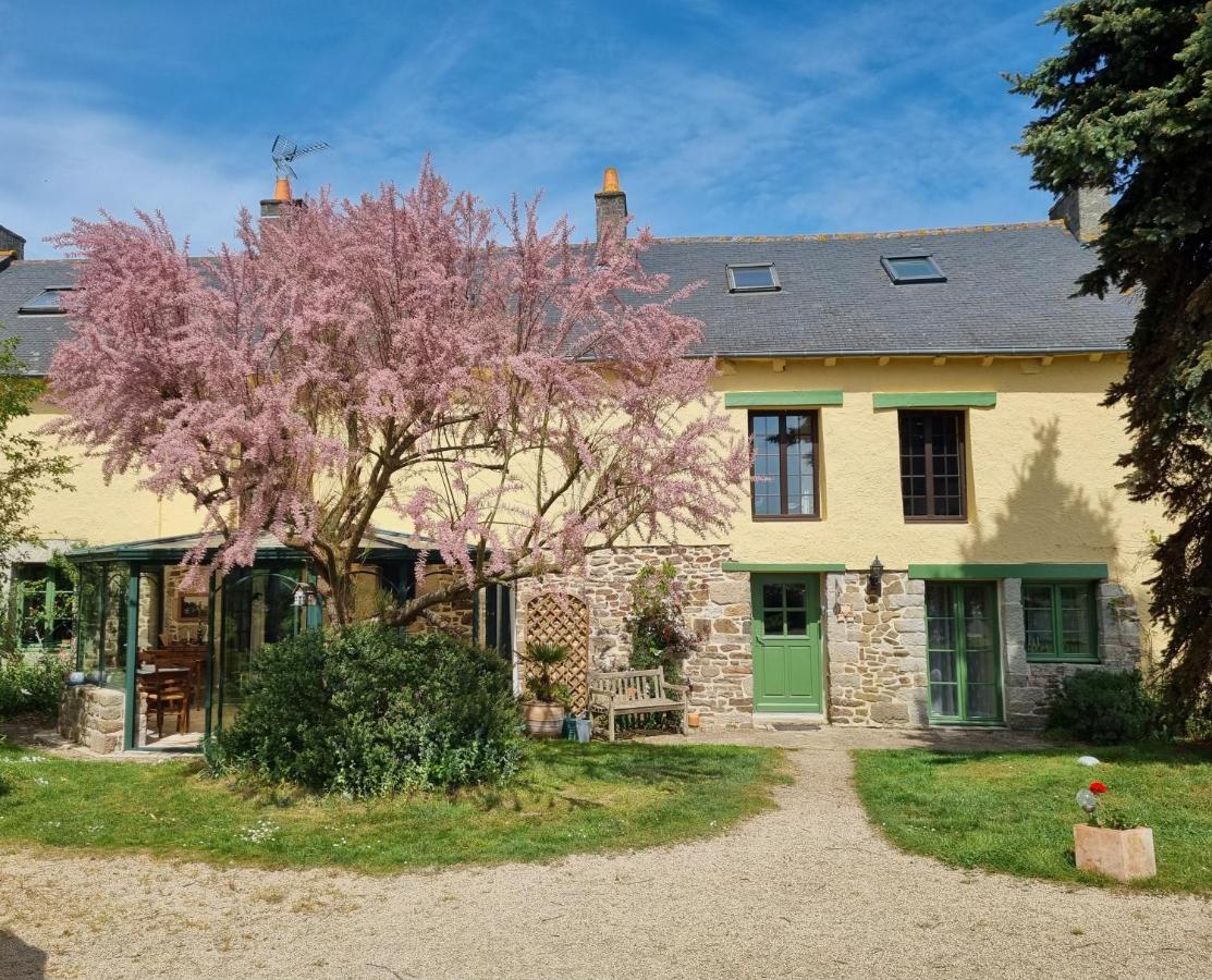 Les Berges De La Planchette Bed & Breakfast Yvignac-la-Tour Eksteriør bilde