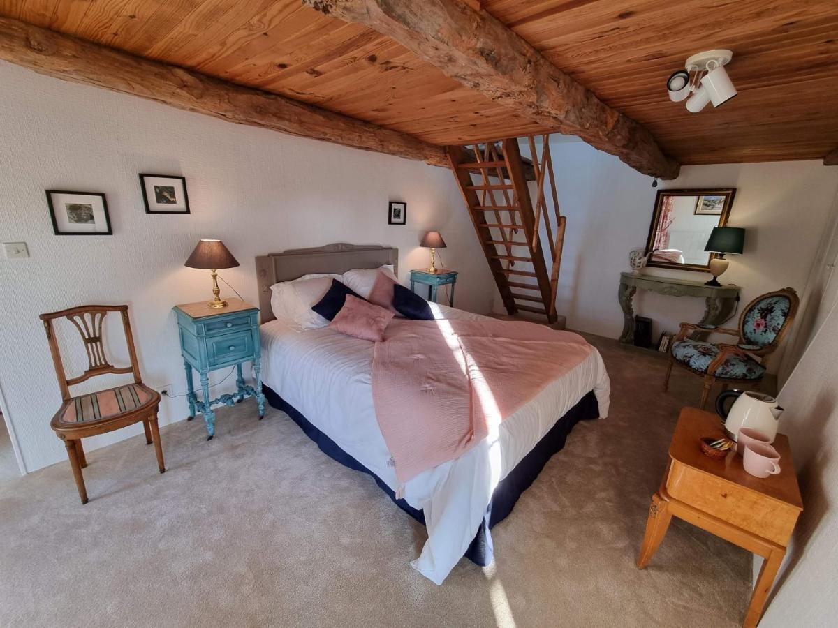 Les Berges De La Planchette Bed & Breakfast Yvignac-la-Tour Rom bilde